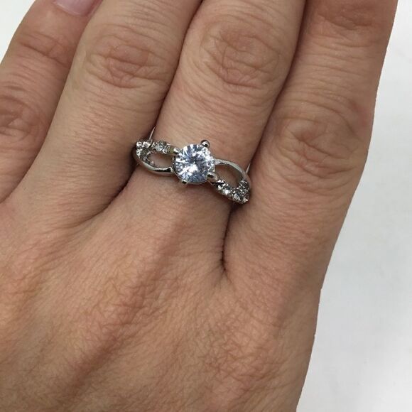 3/4 ct. CZ Intertwined Setting Fashion Ring (H15) - Picture 1 of 6